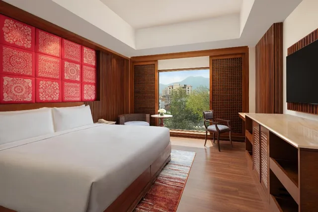 Executive, Suite, King Bed, Garden View, Club Lounge Access, The Soaltee Kathmandu 1/3
