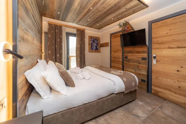 Room, Double Bed, Hermitage 4/6
