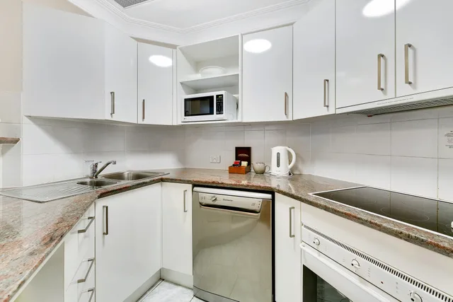One Bedroom Superior Apartment، The Manor Apartment Hotel 3/3