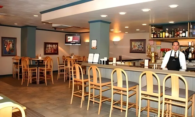 غرفة بريميوم بسريرين مزدوجين، Oakland Airport Executive Hotel 2/3