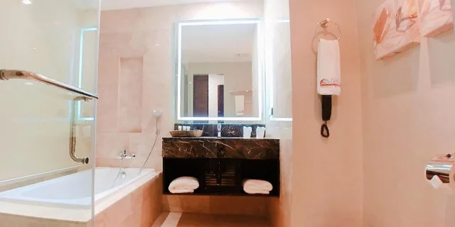 غرفة بريميير، Boracay Ocean Club Beach Resort 3/3