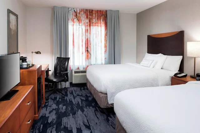 غرفة بسريرين كوين بشرفة لذوي الإعاقة، Fairfield Inn & Suites Kansas City Overland Park 1/4