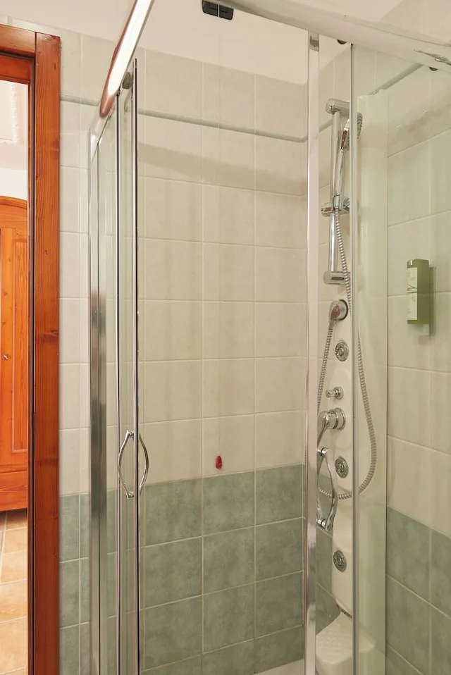 غرفة كلاسيكية ثلاثية بسرير كوين وسرير فردي بشرفة، Hotel Montecallini - Adult Only 14 2/2