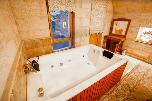 جناح بسرير كينج، Caldera Hotel 5/8