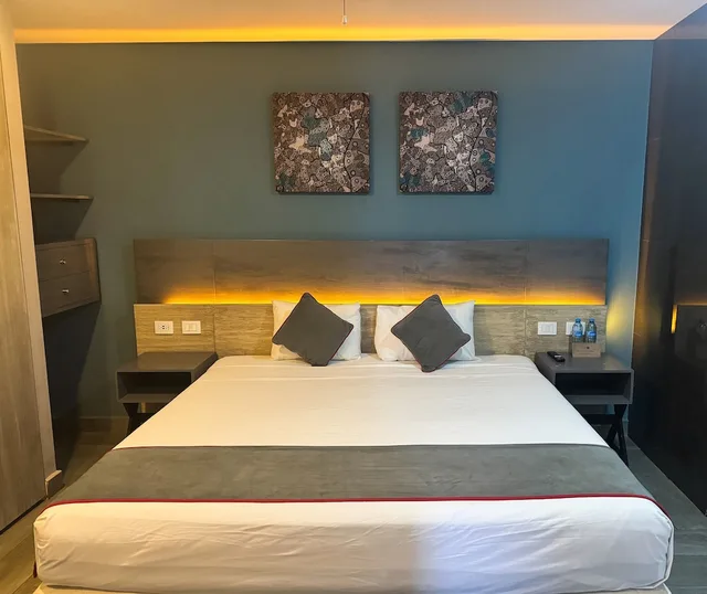 غرفة بسرير كينج بإطلالة على البحر، Illusion Xpress Downtown Playa 8/10