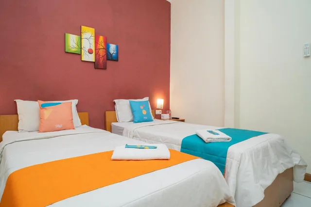 غرفة سوبيريور بسريرين منفصلين، Sans Hotel Fif Fa Malang (ex OYO 3798 Fif fa Inn Pisang Kipas) 1/10