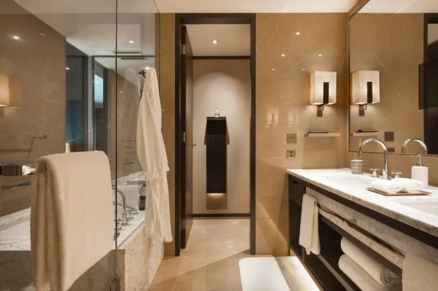 Grand, Studio, King Bed, Rosewood Beijing 3/3