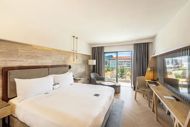 Room, King Bed, DoubleTree by Hilton Antalya-Kemer All-Inclusive Resort 3/11