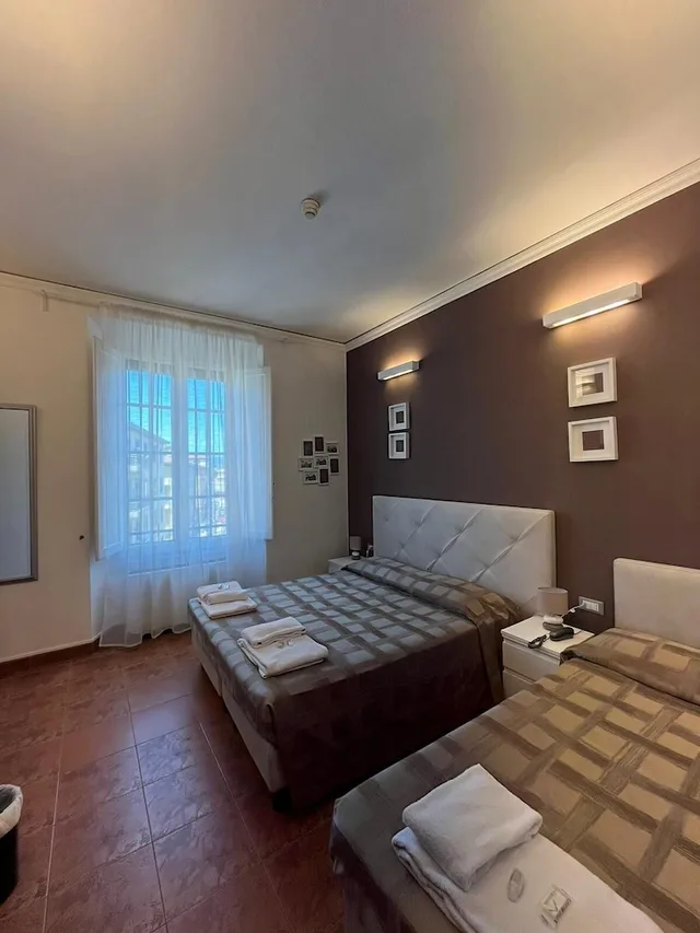 غرفة قياسية ثلاثية، Hotel Alinari 1/8