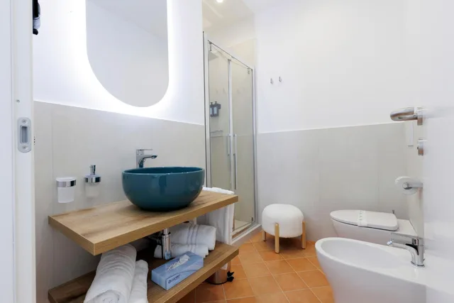غرفة اقتصادية بسرير كوين، D'Amalfi Hospitality 5/6
