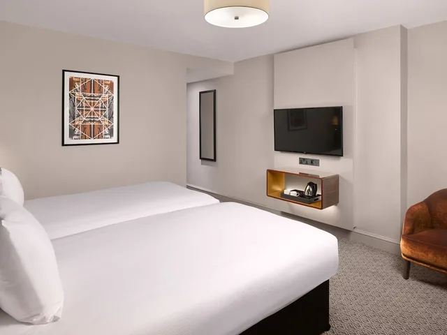 غرفة سوبيريور بسريرين منفصلين، Strand Palace Hotel 1/7