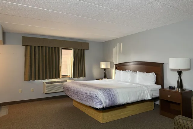 Suite, King Bed, AmericInn by Wyndham Sioux Falls 2/3