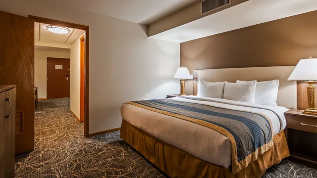 جناح بسرير كينج، Best Western West Towne Suites 2/5