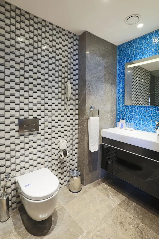 Adjoining, Queen and Twin Beds, Sea View، Hotel Arcadia Blue Istanbul 4/4