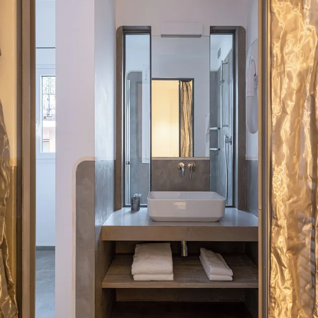 Standard, Hotel Minerva 4/7
