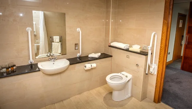 غرفة بسرير مزدوج لذوي الإعاقة، Quay Hotel And Spa 6/7