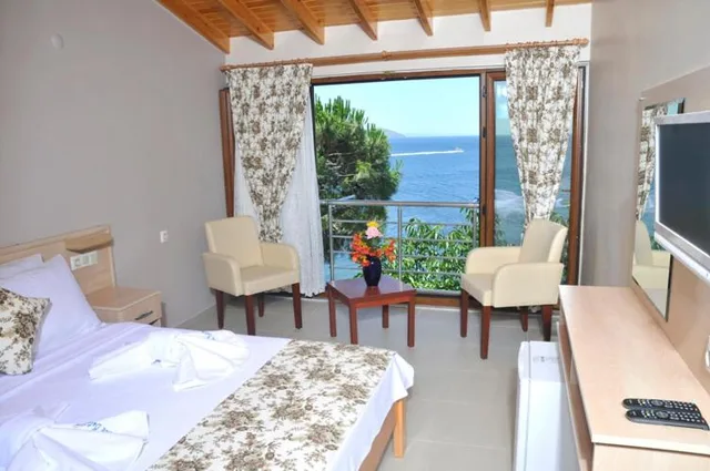 غرفة ديلوكس بسرير مزدوج بإطلالة على البحر، Hotel Mola 4/5