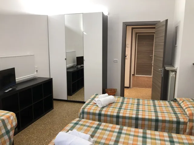 غرفة رباعية، Cairoli Hotel 9/10
