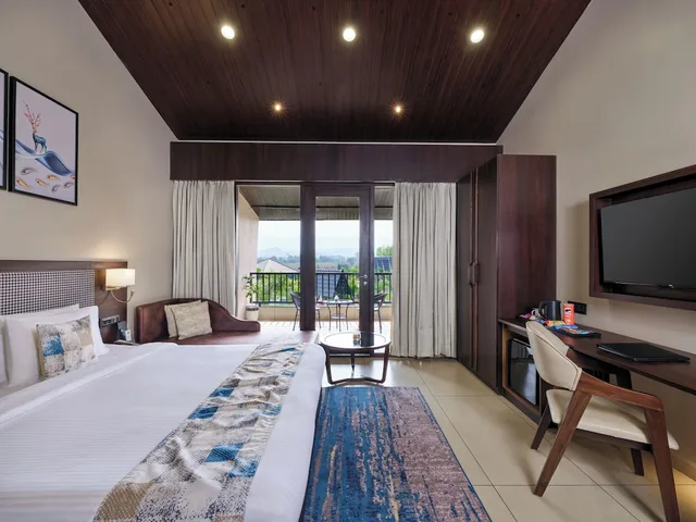 غرفة كلوب بسرير كينج بشرفة، Vindhyachal Resort 1/3