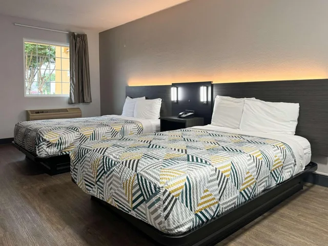 غرفة رباعية للمدخنين، Motel6 Huntsville, AL - University Dr 2/7