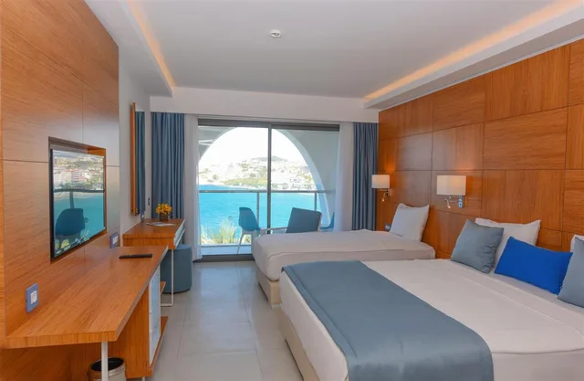 غرفة سوبيريور بسرير مزدوج أو سريرين منفصلين بإطلالة على البحر، Imbat Hotel 2/7