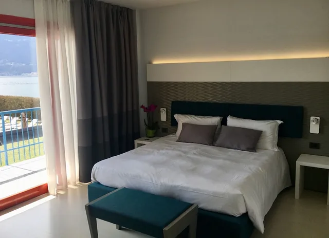 غرفة بسرير كينج بإطلالة على البحيرة، Hotel L'approdo 4/10