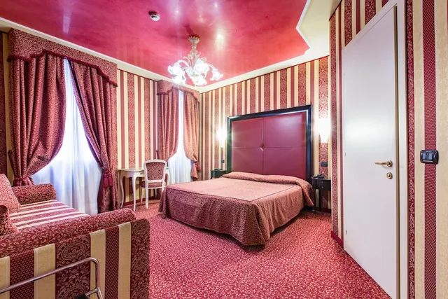 غرفة سوبيريور بسرير مزدوج بإطلالة على القناة، Hotel Alcyone 1/9