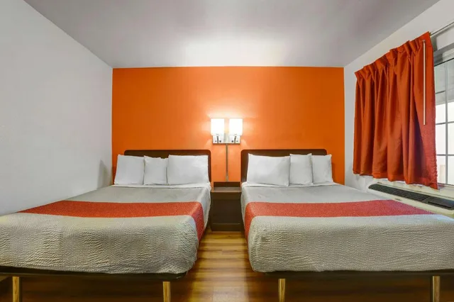 غرفة بسريرين مزدوجين للمدخنين، Motel6 Marysville, CA 1/3