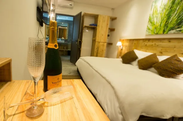 غرفة قياسية بسرير كينج بإطلالة على المسبح بغرفة نوم واحدة بحمام خاص، Villa Alizée 5/10