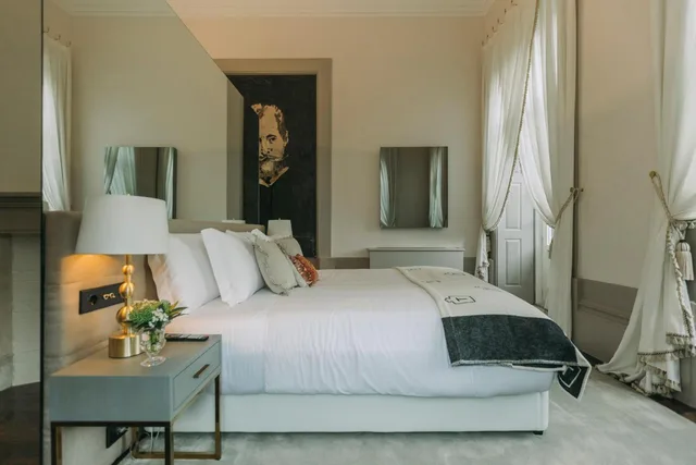 جناح جونيور بسرير كوين، Torel Palace Porto 3/6