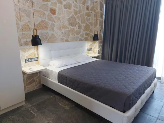 استوديو ثلاثي، Santo George Beach 3/10