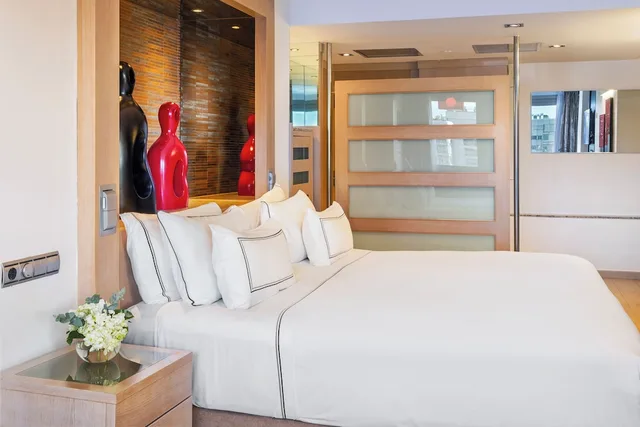 The Level, Junior Suite, King Bed, Panoramic View، Melia Madrid Princesa Hotel 4/10