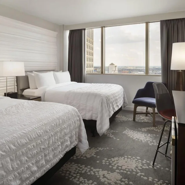 غرفة بسريرين مزدوجين بإطلالة على المدينة، Le Meridien New Orleans 3/9