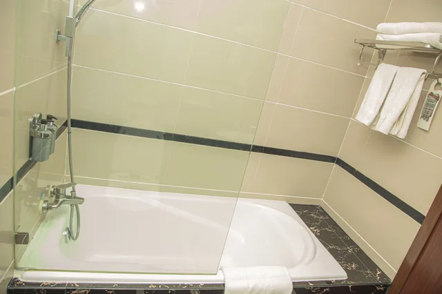 غرفة قياسية بسريرين منفصلين بإطلالة على المدينة، Best Western Plus Paramount Hotel 5/7