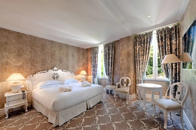 غرفة جونيور بسرير مزدوج أو سريرين منفصلين بإطلالة على البحر، Chateau de La Tour 1/5