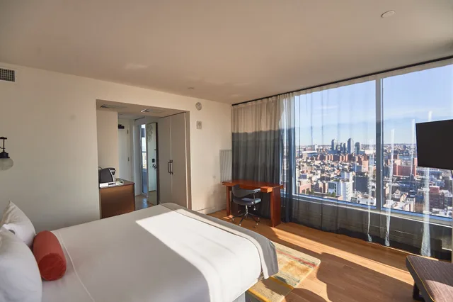 غرفة بريميوم بسرير كينج بإطلالة على المدينة في طابق مرتفع، Hotel Indigo Lower East Side New York 5/10