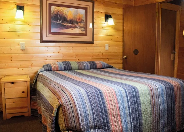 Duplex, Cabin, 2 Double and Twin Beds, Private Bathroom، Arizona Mountain Inn and Cabins 1/3
