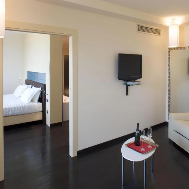 جناح رئاسي بسرير كينج، Grand Hotel Mattei 1/3