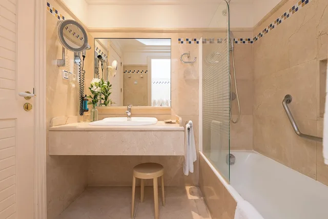 Room, Twin Beds, Sea View, Playa Victoria 6/8