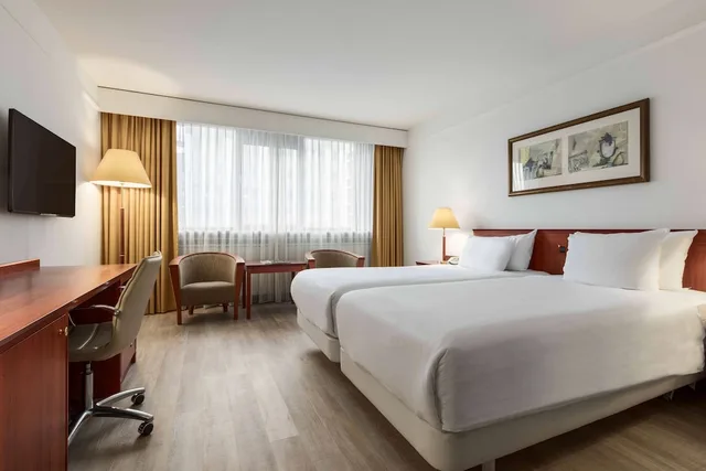 غرفة قياسية بسرير مزدوج، NH Maastricht Hotel 1/4
