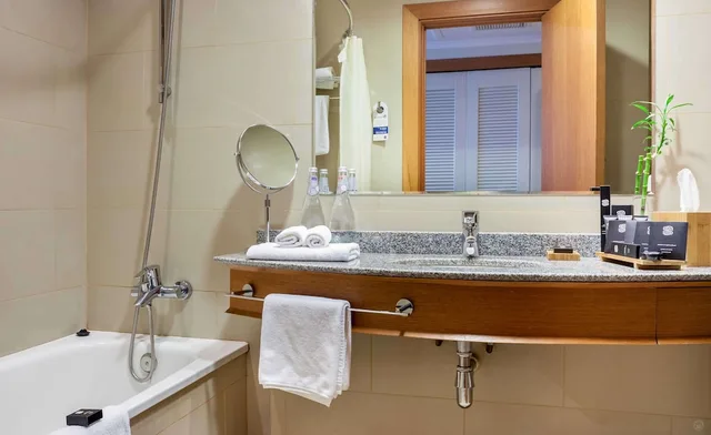 غرفة قياسية بسريرين كوين، Sonesta Hotel Osorno 4/6