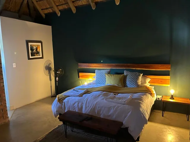 جناح فاخر، Klein Karoo Game Lodge 2/8