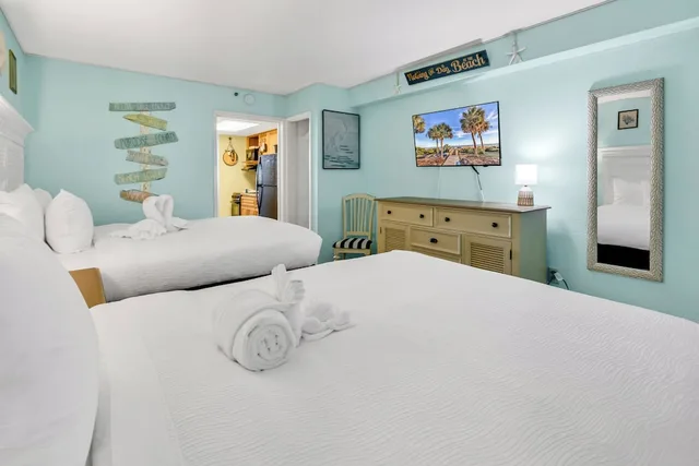1 Bedroom, Condo, Exclusive, 2 Double Beds, Ocean Front, 2 Sofa, Balcony، Compass Cove Resort 2/5