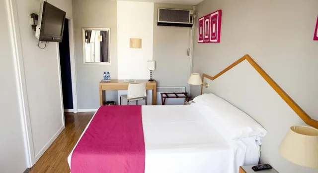 غرفة قياسية بسرير مزدوج أو سريرين منفصلين، Subur Hotel Sitges 1/1