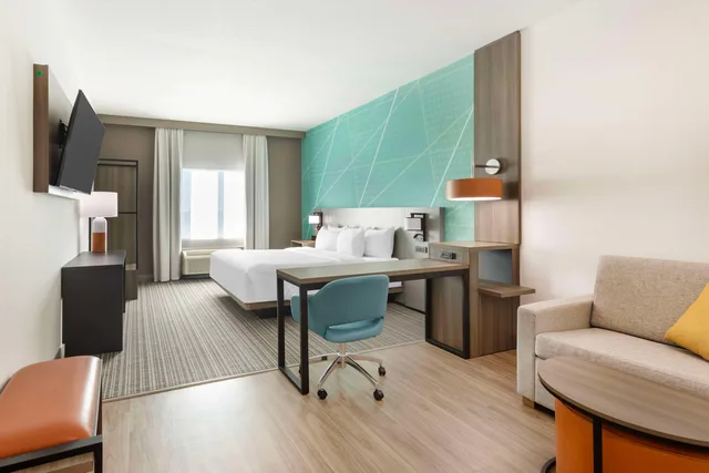 جناح، Comfort Suites Titusville near Kennedy Space Center 4/6