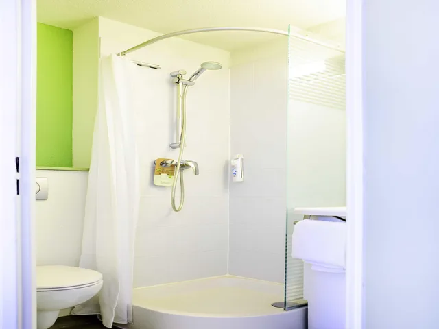 غرفة ثلاثية بسرير مزدوج، Ibis Budget Valenciennes Petite Foret 3/3
