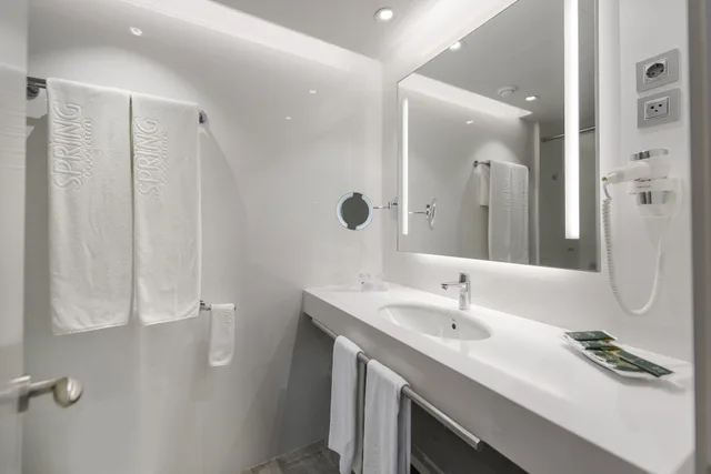 غرفة بإطلالة على المسبح بشرفة مفردة بسرير مزدوج، Spring Hotel Vulcano 5/5