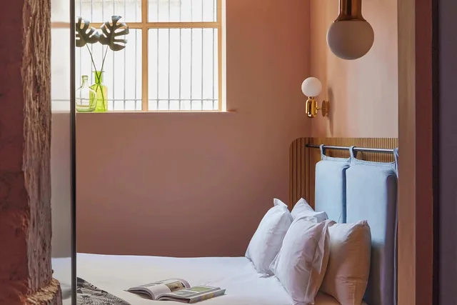 Inner, Studio, Queen Bed، Whitworth Locke 5/9