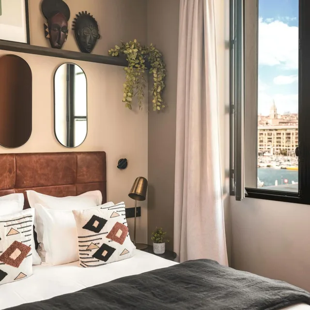 غرفة ديلوكس ثلاثية بإطلالة على المرفأ، Maisons du Monde Hotel & Suites - Marseille Vieux Port 1/5