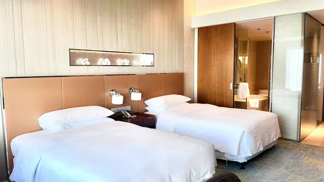 غرفة كلوب بسريرين منفصلين بإطلالة على المدينة، Sheraton Grand Beijing Dongcheng Hotel 1/6